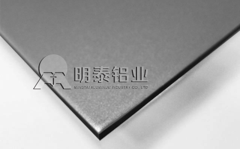 1060鋁闆在(zai)汽車(che)、充電(dian)寶以(yi)及(ji)18650型号電(dian)池熱們(men)應用(yong)